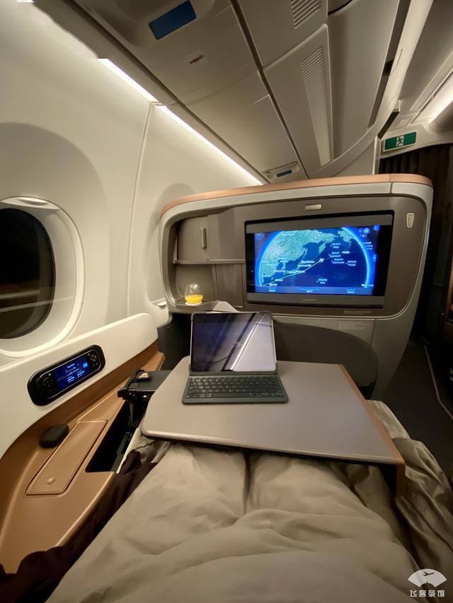 长达17h的商务舱之旅只能斜躺算个啥疫情期间没停飞就不错了