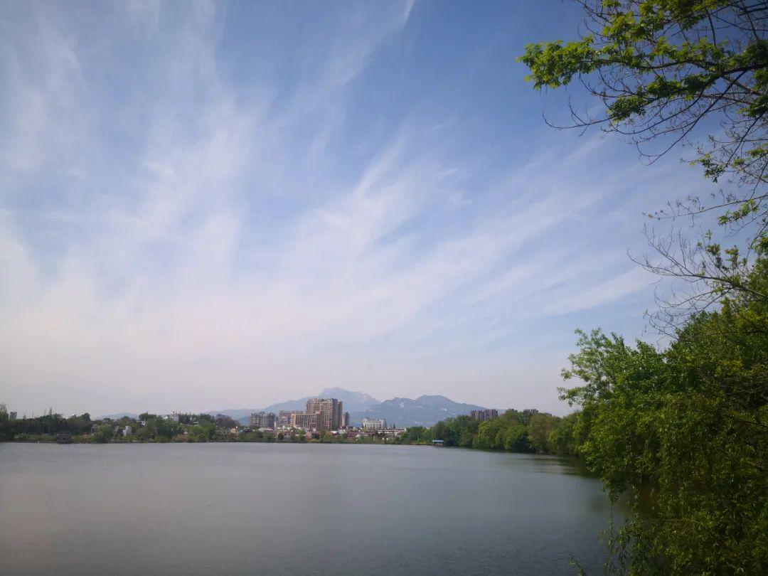 (圖 汪璇)雪湖位於潛山市梅城鎮城南的天寧寨下,史稱南園.