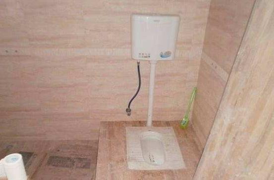 为什么卫生间蹲便器要抬高20公分听泥工一说才知用处大