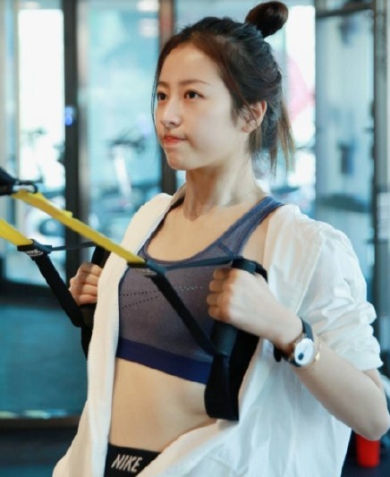 原创减肥能改变一个人颜值吗?看看周雨彤的变瘦史,堪称励志本人了!