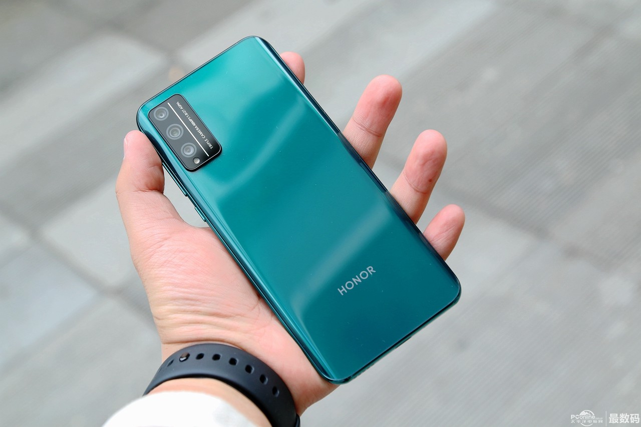 不可多得的轻薄机身荣耀play4tpro登顶千元霸主我看行