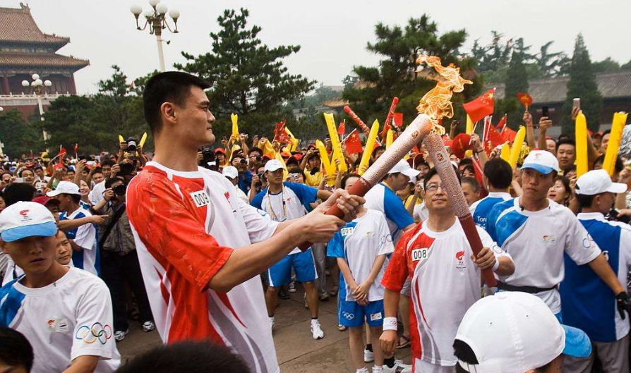 北京奥运火炬手图片