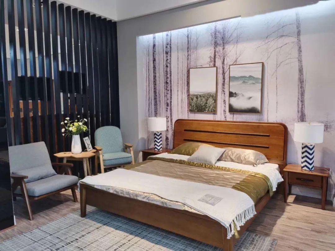 莎丽格版淡黄的长裙蓬松的头发