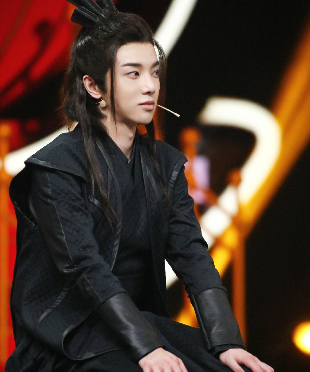 原创华晨宇王牌对王牌舞台扮演五竹出场方式证明他真的看不见