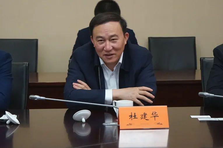 张伟华在介绍了吴江开发区概况后表示,吴江经济技术开发区和平湖经济
