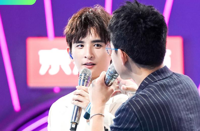 原创07快男集结合唱300张远遇熟人是创造营的他