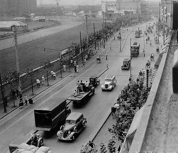 全景图图为1919年创办的祥生汽车出租公司自1901年匈牙利人李恩时率先