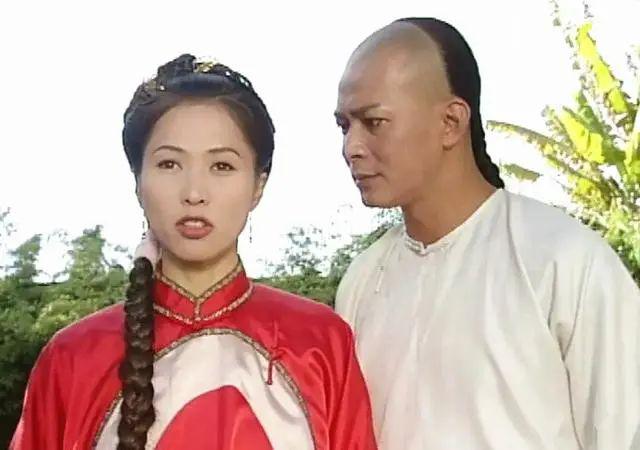 譬如,《烈火雄心》里结局凄凉的骆晓翠,《南龙北凤》里的北腿王传人