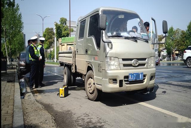 常德交警柳葉湖大隊聯合開展機動車尾氣排放超標檢測整治工作