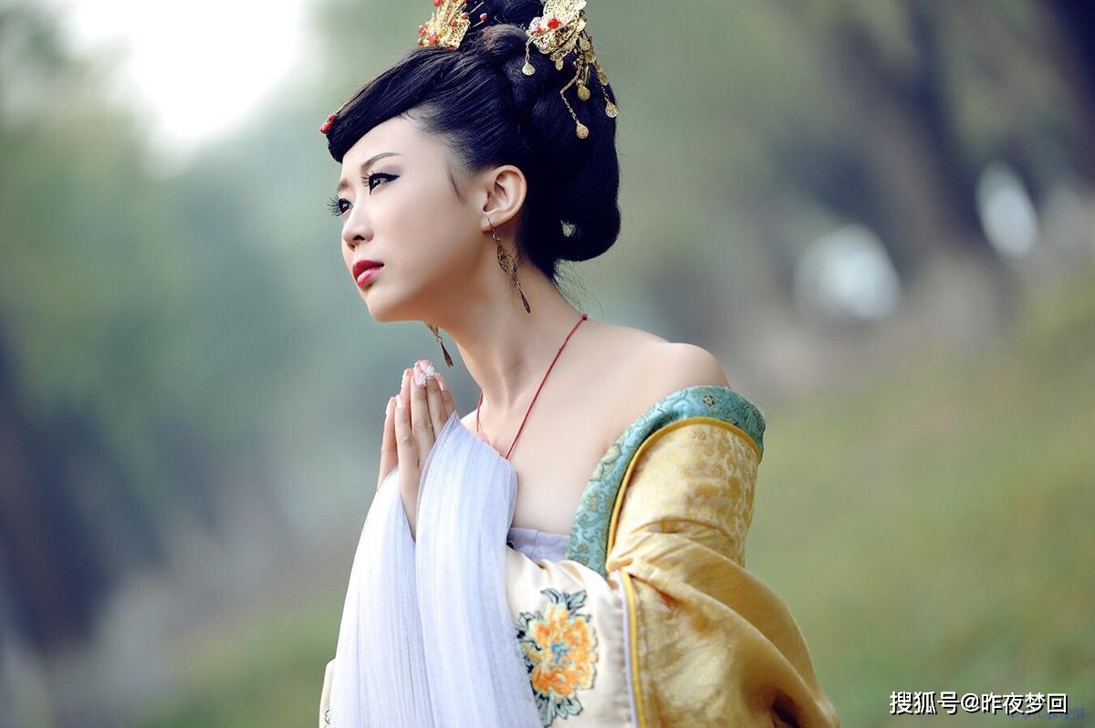 她14岁入宫,5年升贵妃,连生3女后,道光帝在太监房里查出一事_舒穆禄