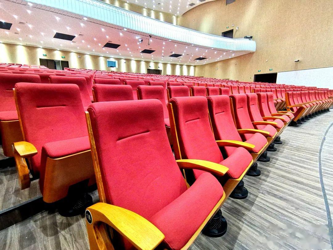 复工复产鞍山大剧院开展全面消杀工作疫情防控不留死角