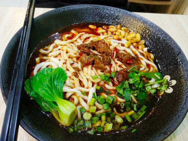 酱香牛肉面的家常做法汤好料足嫩滑爽口最适合孩子早餐