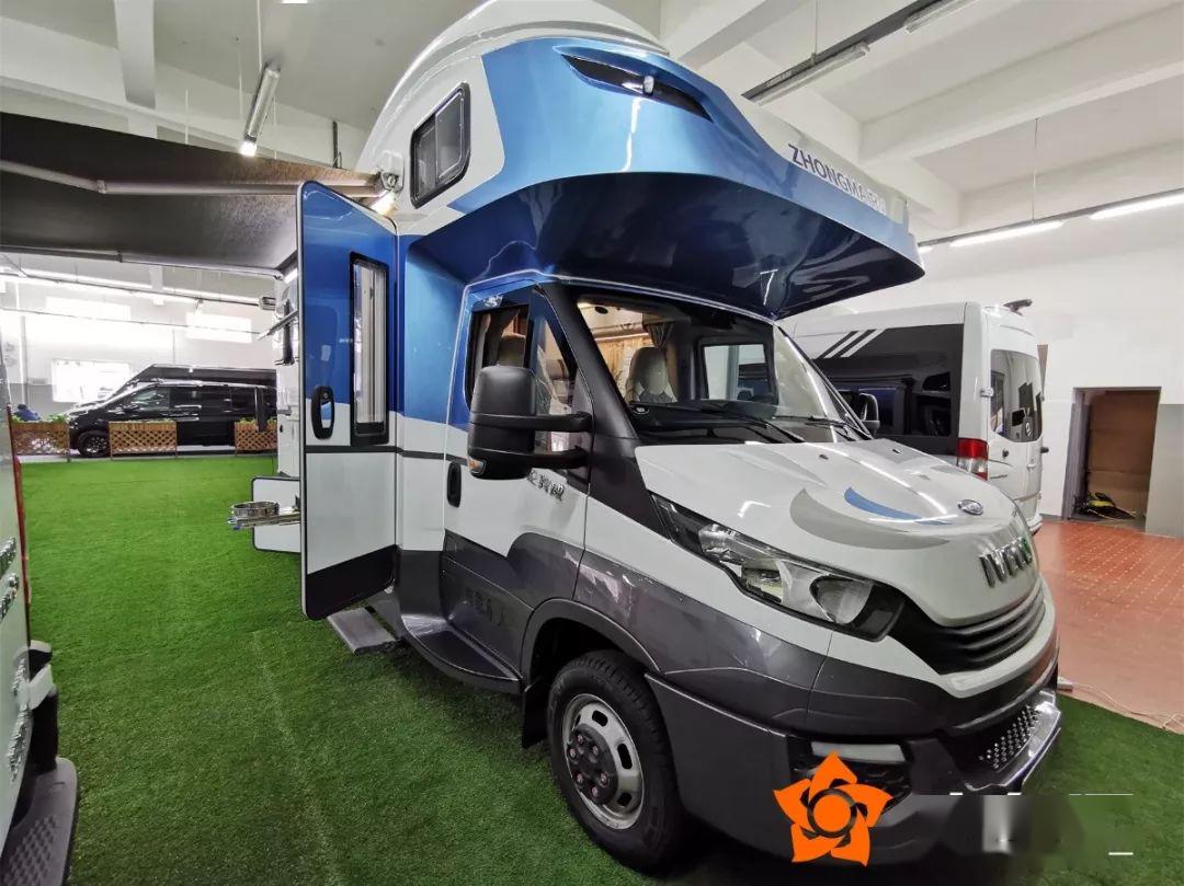 进口房车促销送1万元房车改装券大双拓换型c型房车定位高端豪华