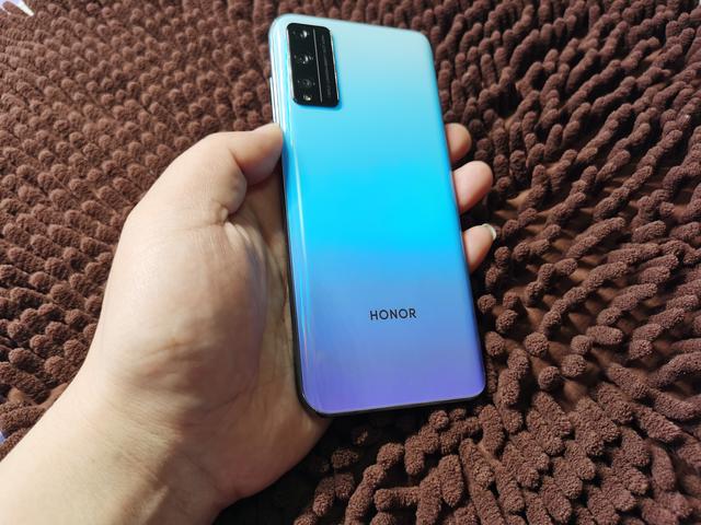 荣耀play4tpro这可能是最具性价比的4g手机了