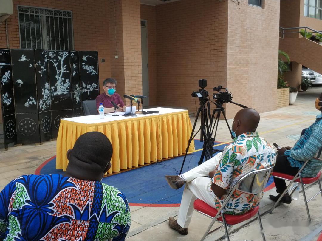 中国驻贝宁大使就广东省疫情防控涉及非洲人相关情况接受媒体采访