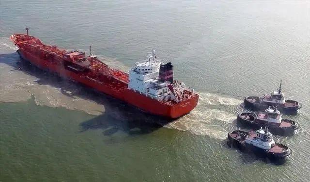 一艘船在伊朗海岸附近遭武装人员扣押!