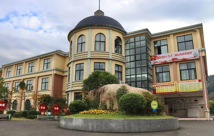 全力以"复"   只为等你归来——中山小学南明校区开展返校复学全面