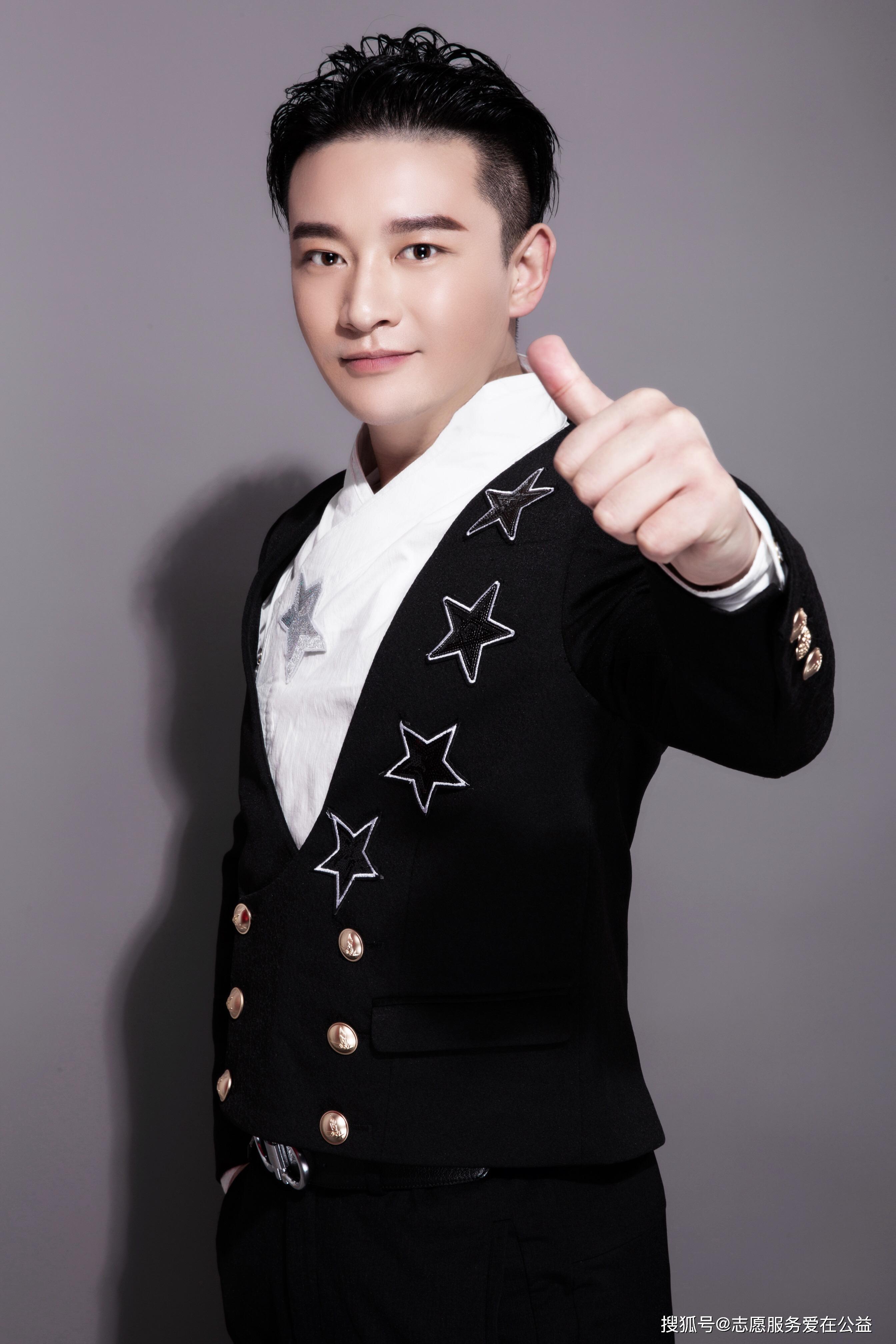 开展志愿服务·倡导公益精神-公益形象大使 许耀奇_中国