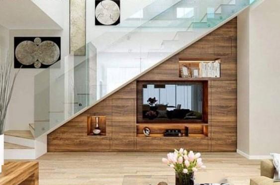 等我有钱买了复式楼梯下也做成电视墙悬空30公分越看越时尚