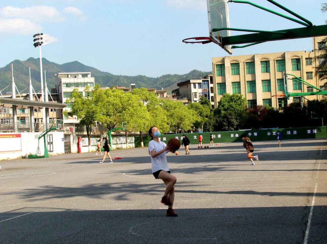 平和县芦溪中学图片