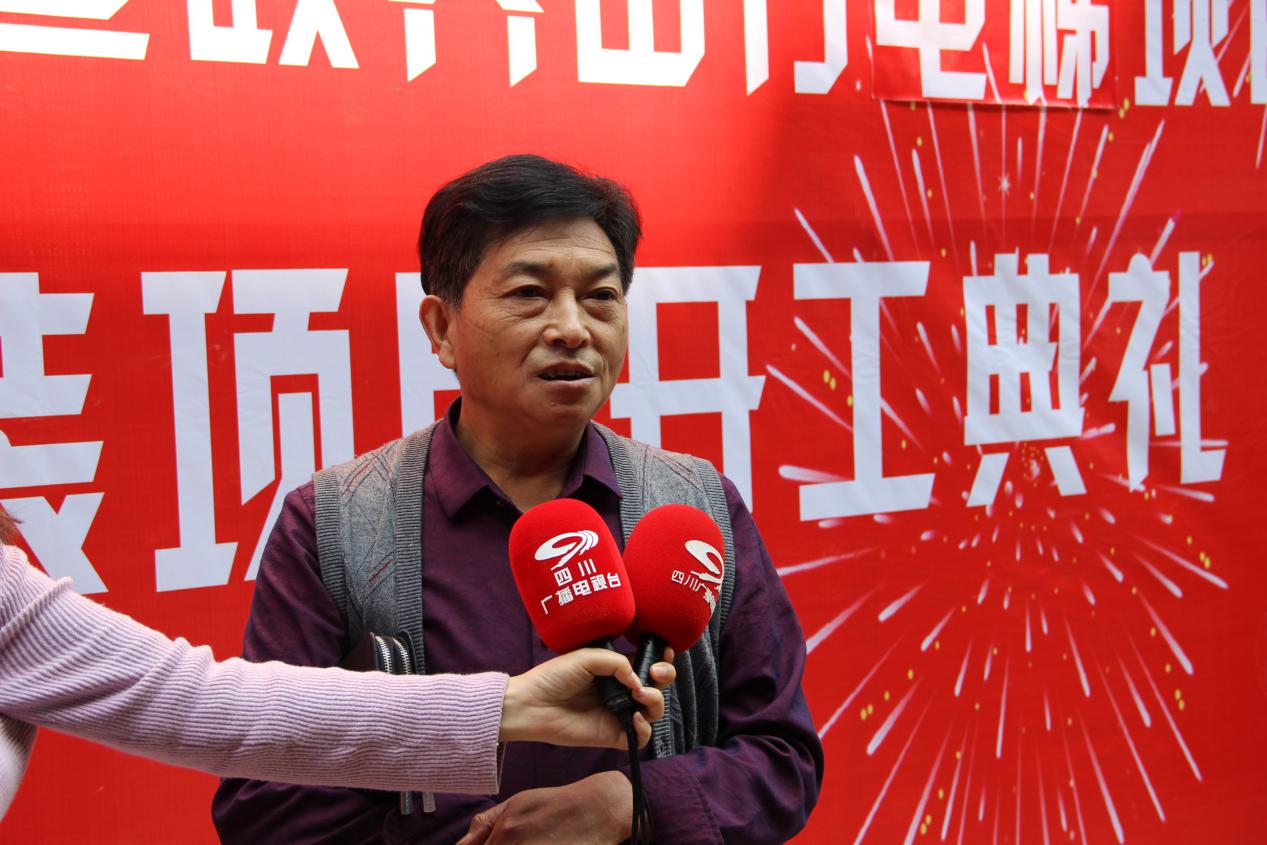 加装电梯颐安居老旧小区换新颜