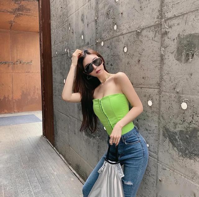 性感嫩模最新时尚写真集