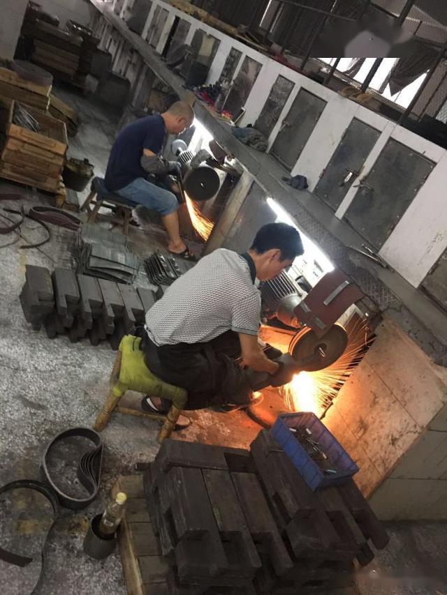 看看老铁匠厨刀的现代制作工序流程