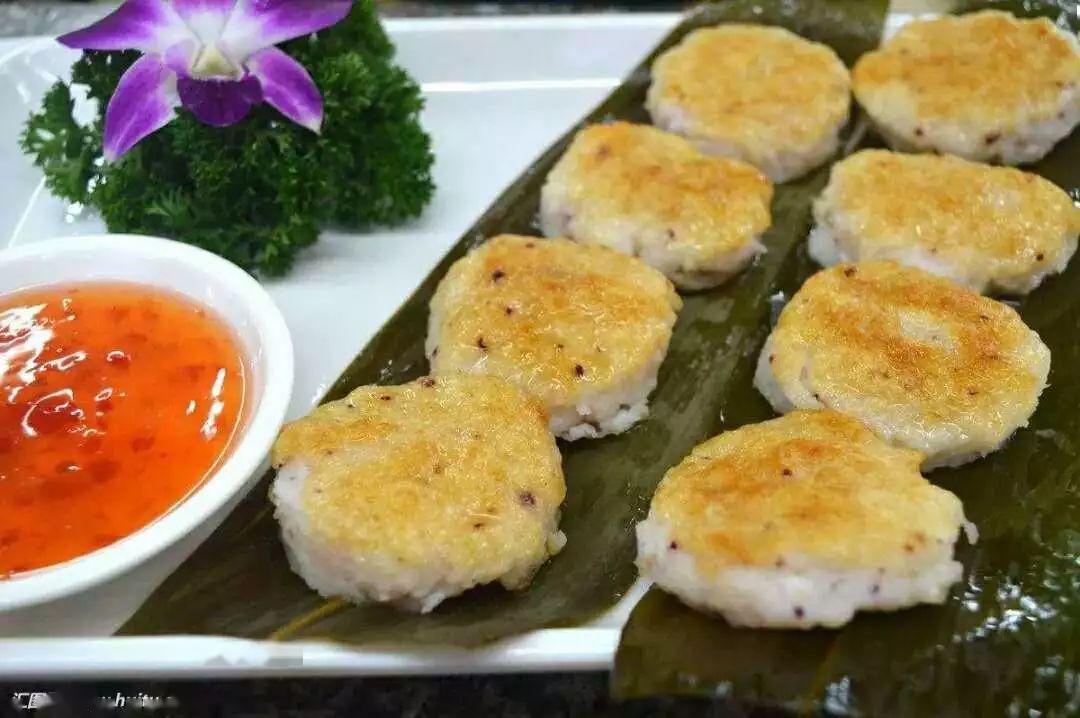 下面再看看鱼饼 香煎鱼饼 梁氏鱼饼 爽滑弹牙 色味俱佳 煎过的鱼饼