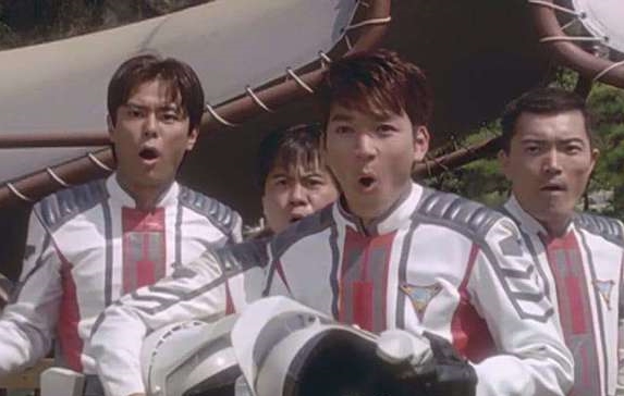 迪迦奥特曼中最悲催的坠机二人组日常坠机日常变身