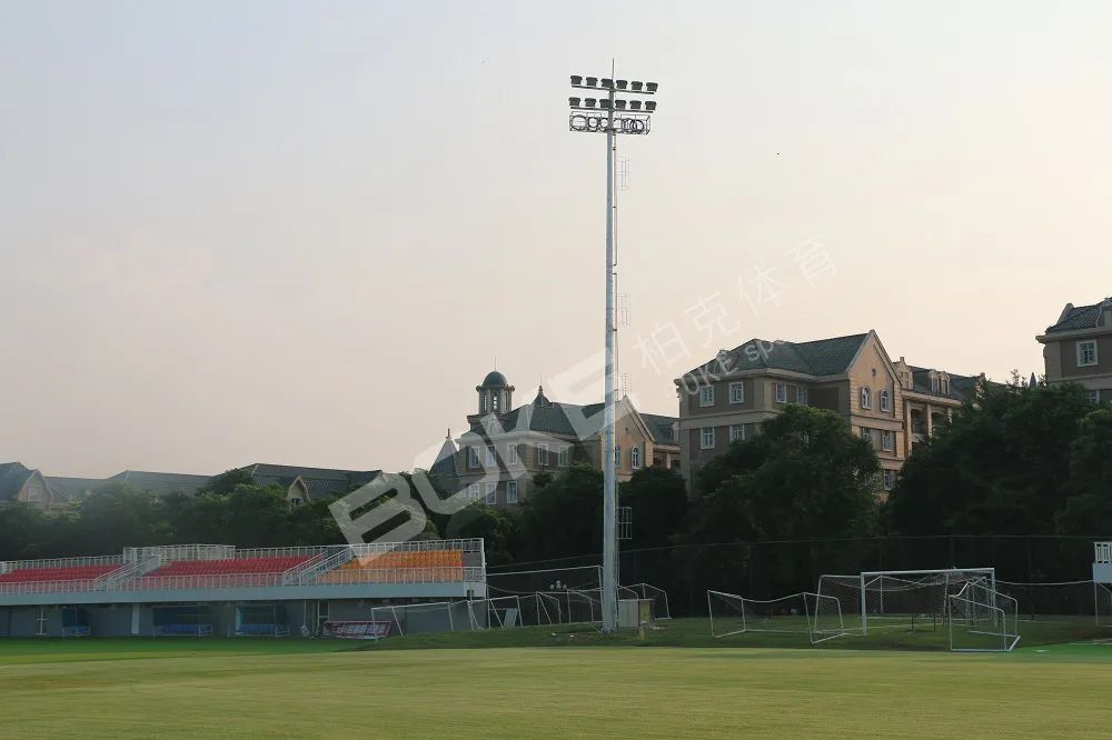 全网独家足球场电动升降式高杆灯