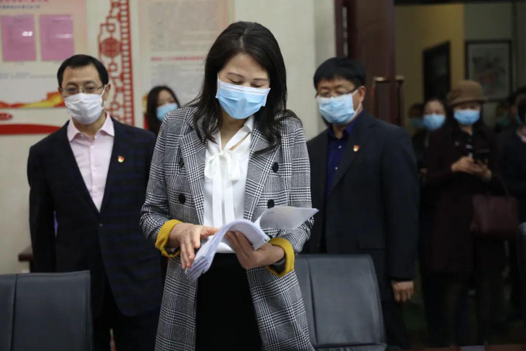 河南省政府副省长霍金花来洛阳东升二中调研学校复学和防疫工作