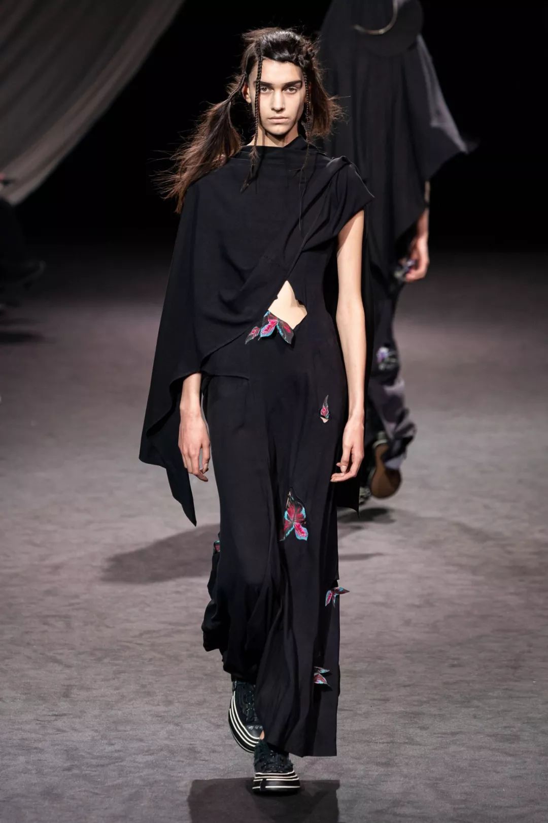 原创yohjiyamamoto2020春夏时装秀山本耀司的黑色诗意想象