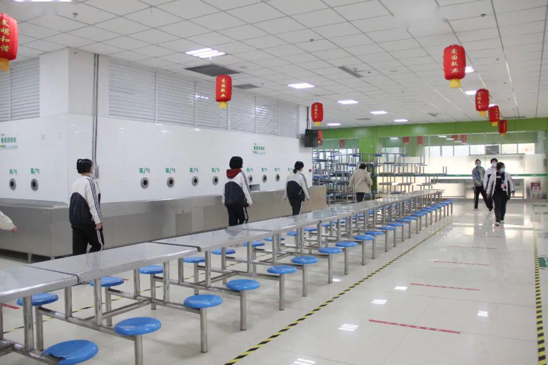 开学后的郓城一中高三这样就餐!