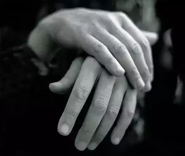 看了钢琴大师的手,再看看自己的手,我泪目了!_拉赫玛尼诺夫