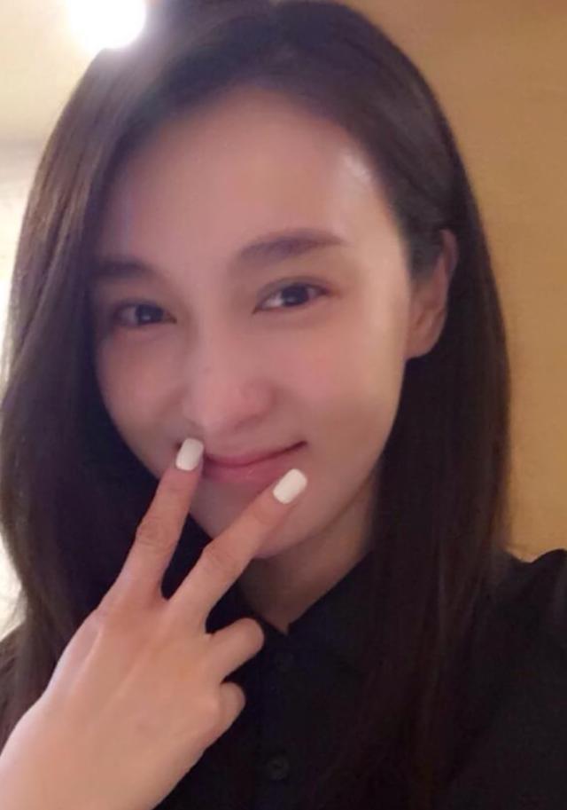 她是《情深深雨蒙蒙》中雪姨最小的女儿 如今41岁比如萍还幸福_乐珈彤