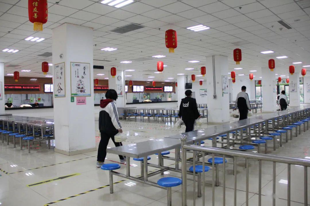 美丽的校园我们回来啦郓城一中高三开学之就餐篇