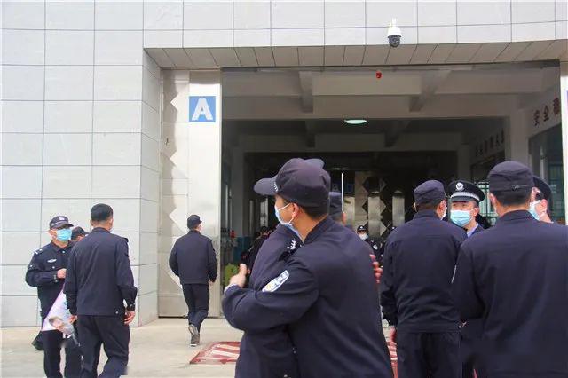 固原监狱举行战疫执勤换防交接仪式