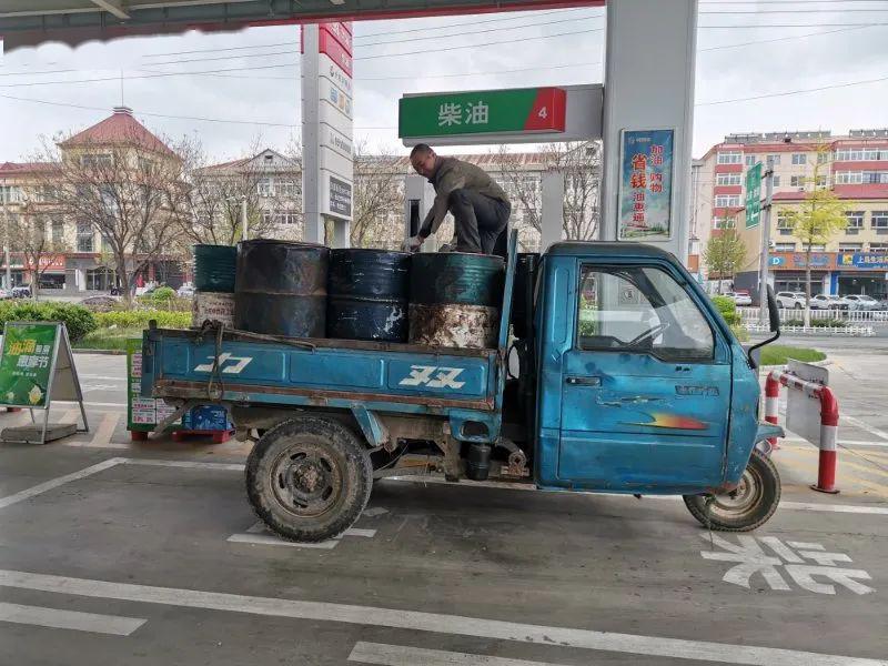 攻坚快报卢龙片区长城加油站积极开展客户走访成功开发基础客户