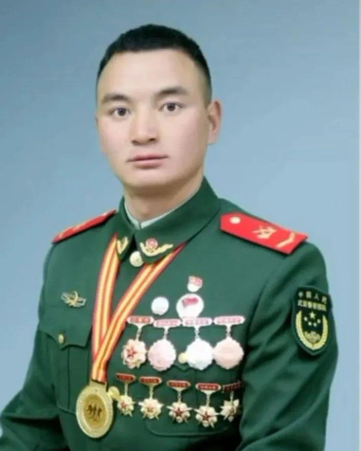 了不起14名镇雄籍官兵荣获三等功附名单