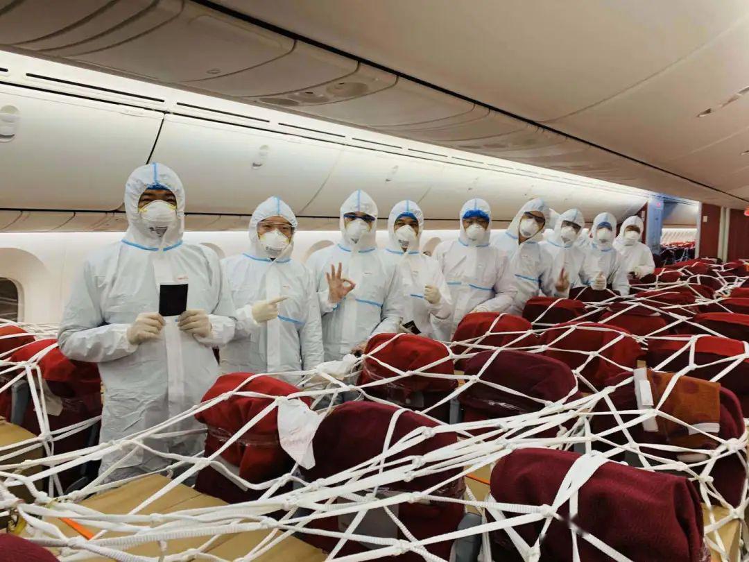 全球抗疫深圳马德里客改货医疗物资首班包机