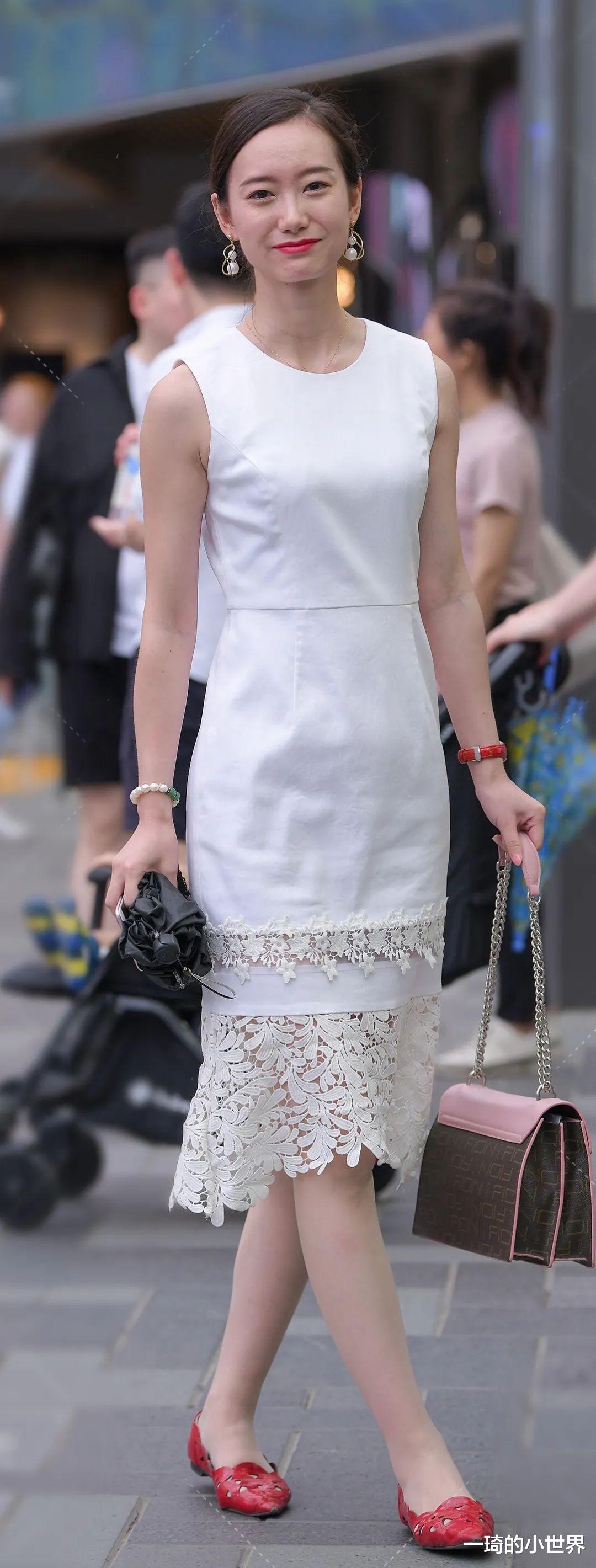 文静的气质熟女,淡淡的气息更迷人_生活_美女_才会