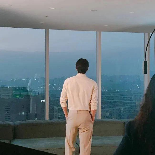 孔刘公开伪家居照2020待办清单预言自己要离开公司