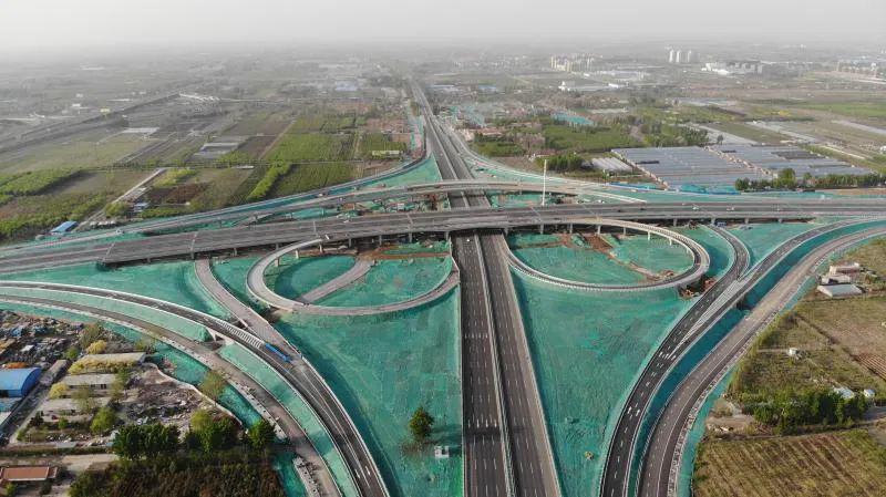 今日记者从淄博市城建重点工程建设指挥部获悉,原山大道-鲁泰大道立交