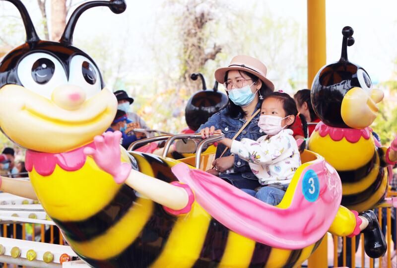 《天津方特回归首日秩序井然，多措并举保障游客安全游园》