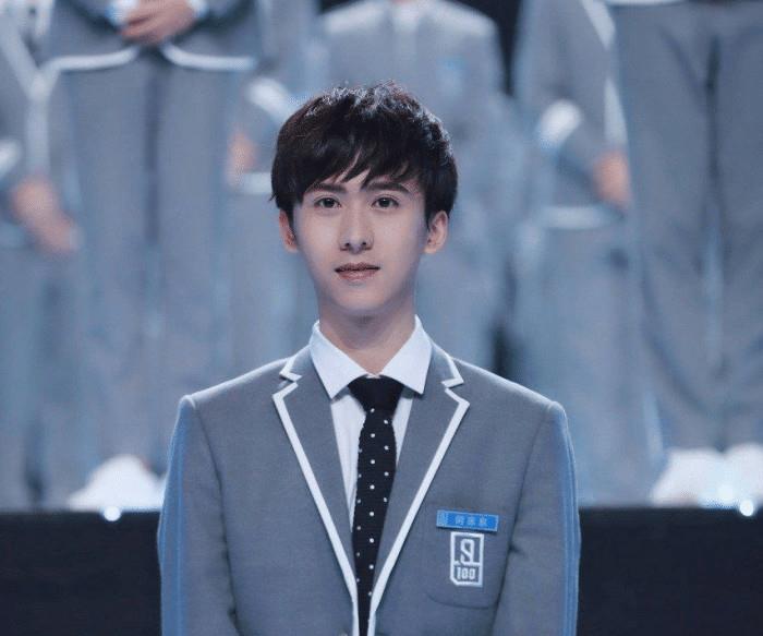 从何东东到王加一,捧杀剧本"毁人不倦",吴季峰又重蹈覆辙?