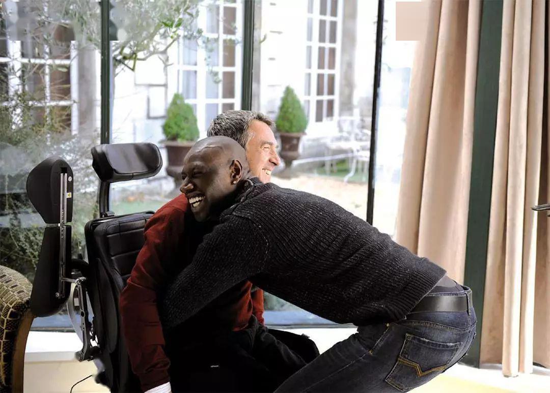 强烈安利一部温馨动人的法国电影《触不可及》_菲利普