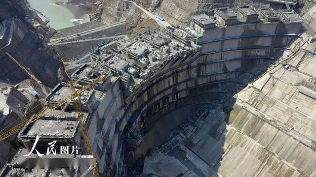 【聚焦】历时22个月!世界最大规模的反拱型水垫塘在白鹤滩电站完工