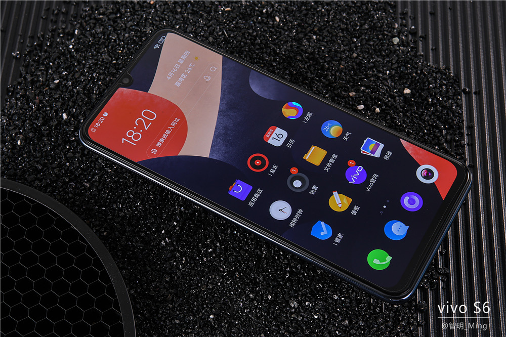 vivos6爵士黑图赏新一代高颜值自拍神器