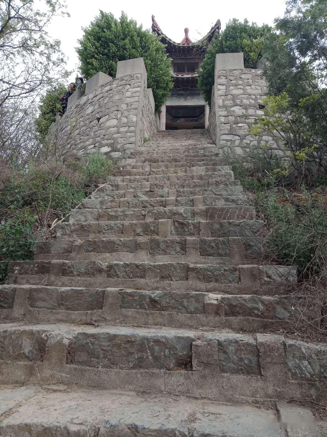 渑池城关康养文旅田园神奇的吕祖庙山