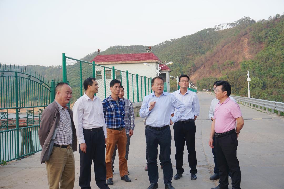 县长陈跃庆前往汤溪水库进行突击检查